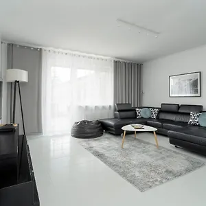 Beautiful House With Balcony, Ideal For Families By Renters Dom wakacyjny
